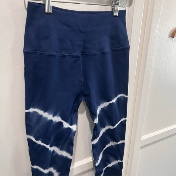 Spiritual Gangster Tie Dye Stripes High Waisted Leggings - Picture 6 of 6